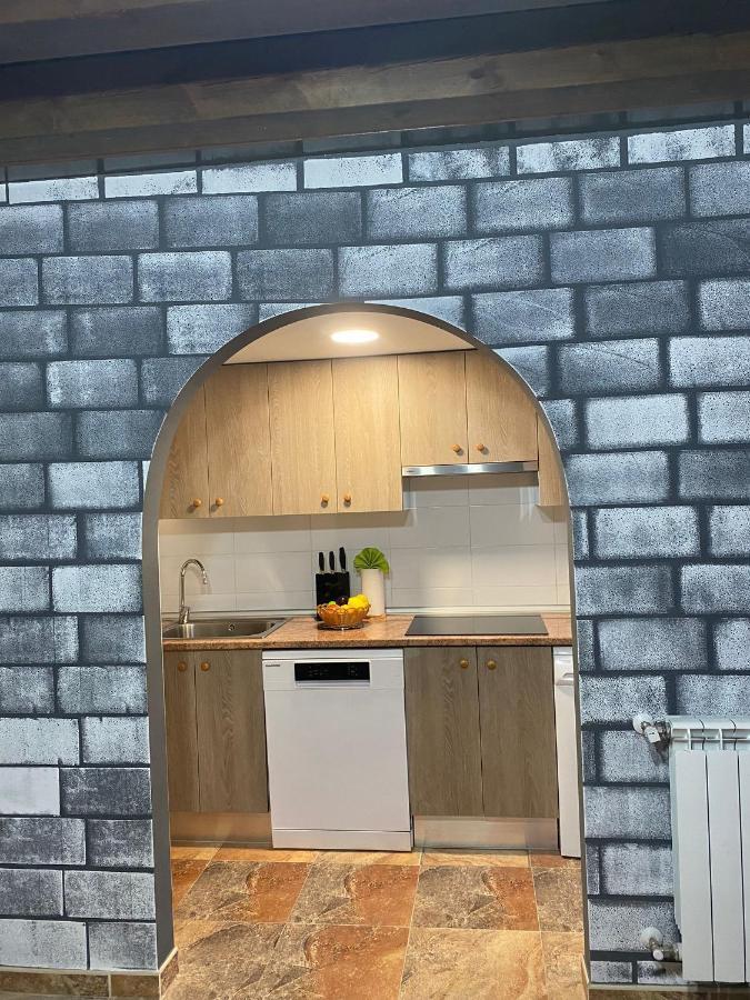 Mikaela Planta Baja-Con Patio Apartment เอลบูร์โก เด ออสมา ภายนอก รูปภาพ