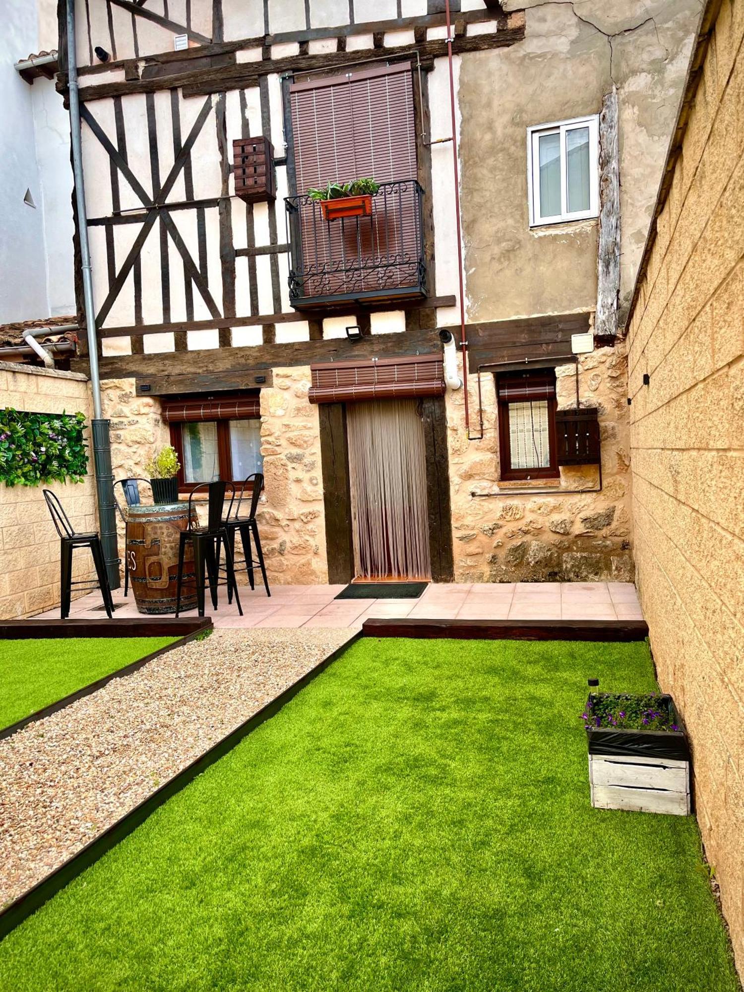 Mikaela Planta Baja-Con Patio Apartment เอลบูร์โก เด ออสมา ภายนอก รูปภาพ