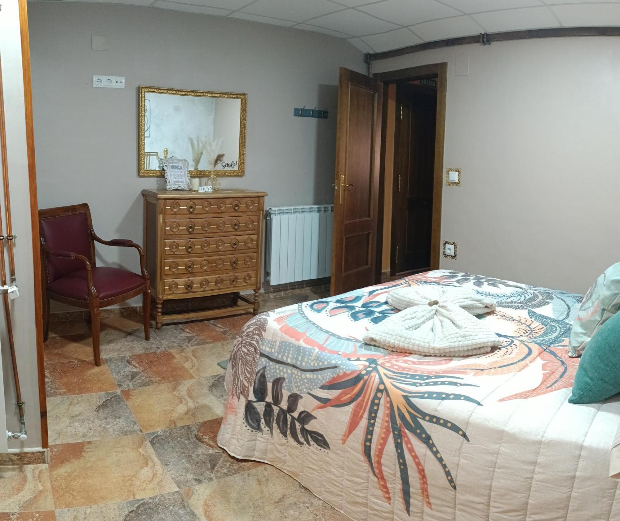 Mikaela Planta Baja-Con Patio Apartment เอลบูร์โก เด ออสมา ห้อง รูปภาพ